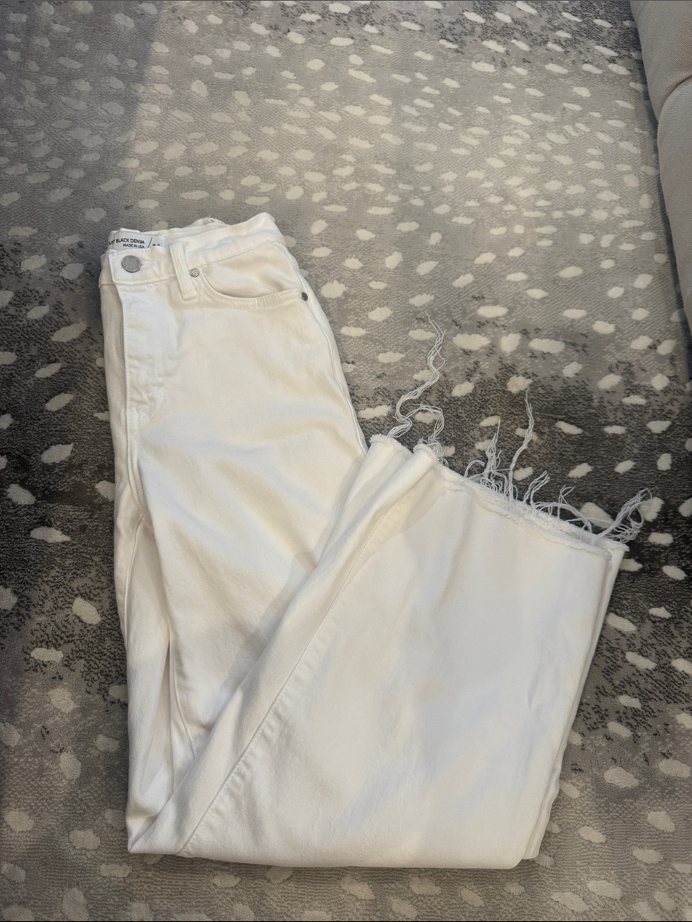 Just Black White Straight-Leg Jeans with Frayed Hem